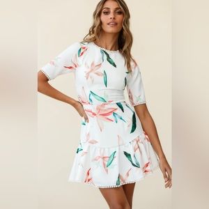 Half sleeve lace up back dress